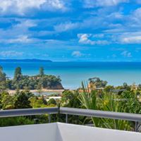 Freehold Weatherboard Family Home with Seaviews